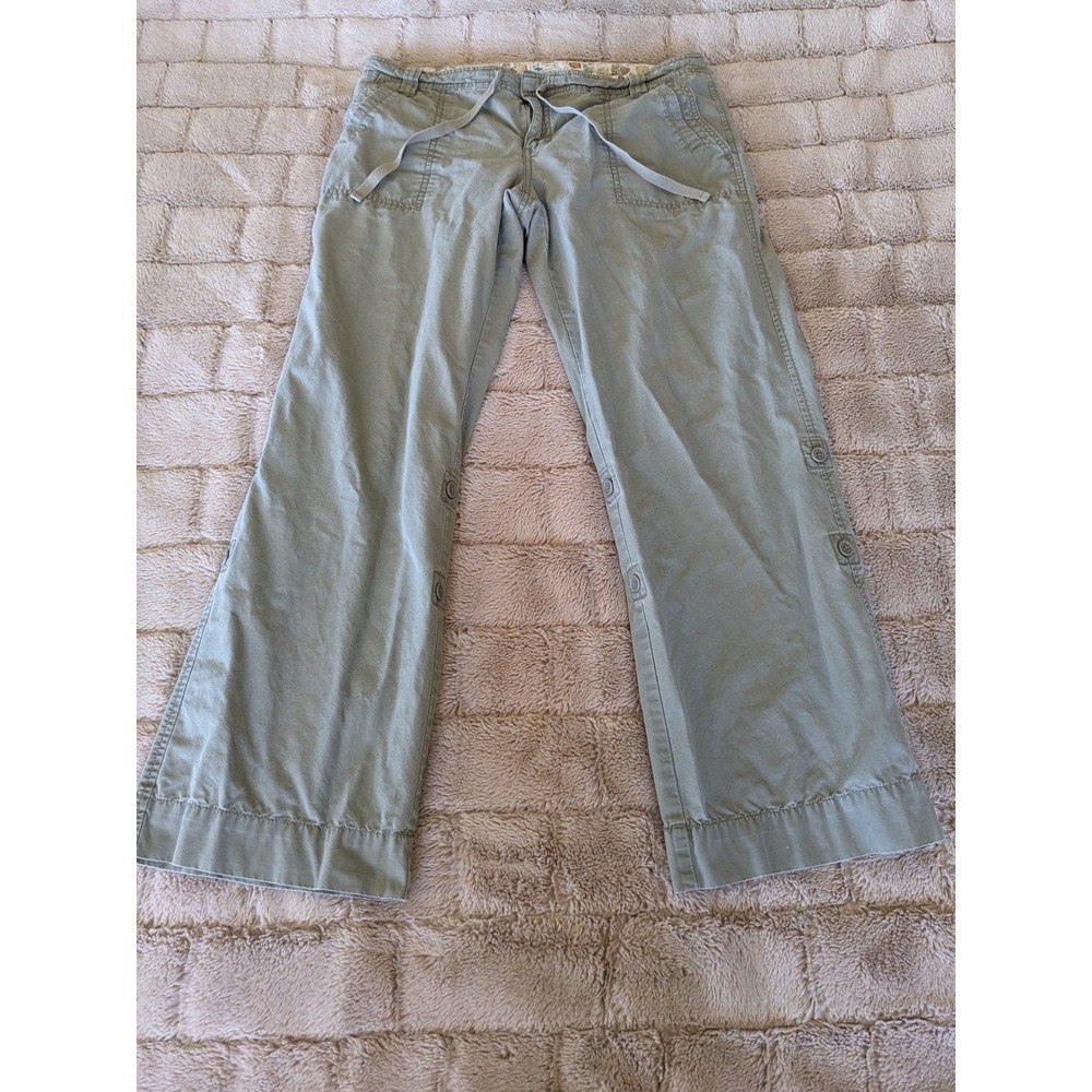 Vintage Y2K Old Navy low-rise wide-leg cargo pants - Holiday 2005 (Size 10)